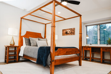 Upstairs primary bedroom with en-suite full bathroom Upstairs primary bedroom with en-suite full bathroom