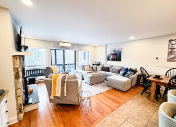 Huge open living room with fireplace (firewood included) Huge open living room with fireplace (firewood included)