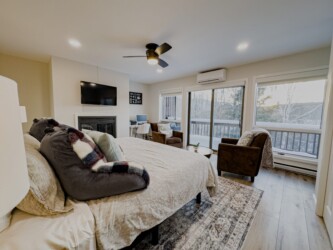 Huge king bedroom with fireplace and private terrace Huge king bedroom with fireplace and private terrace